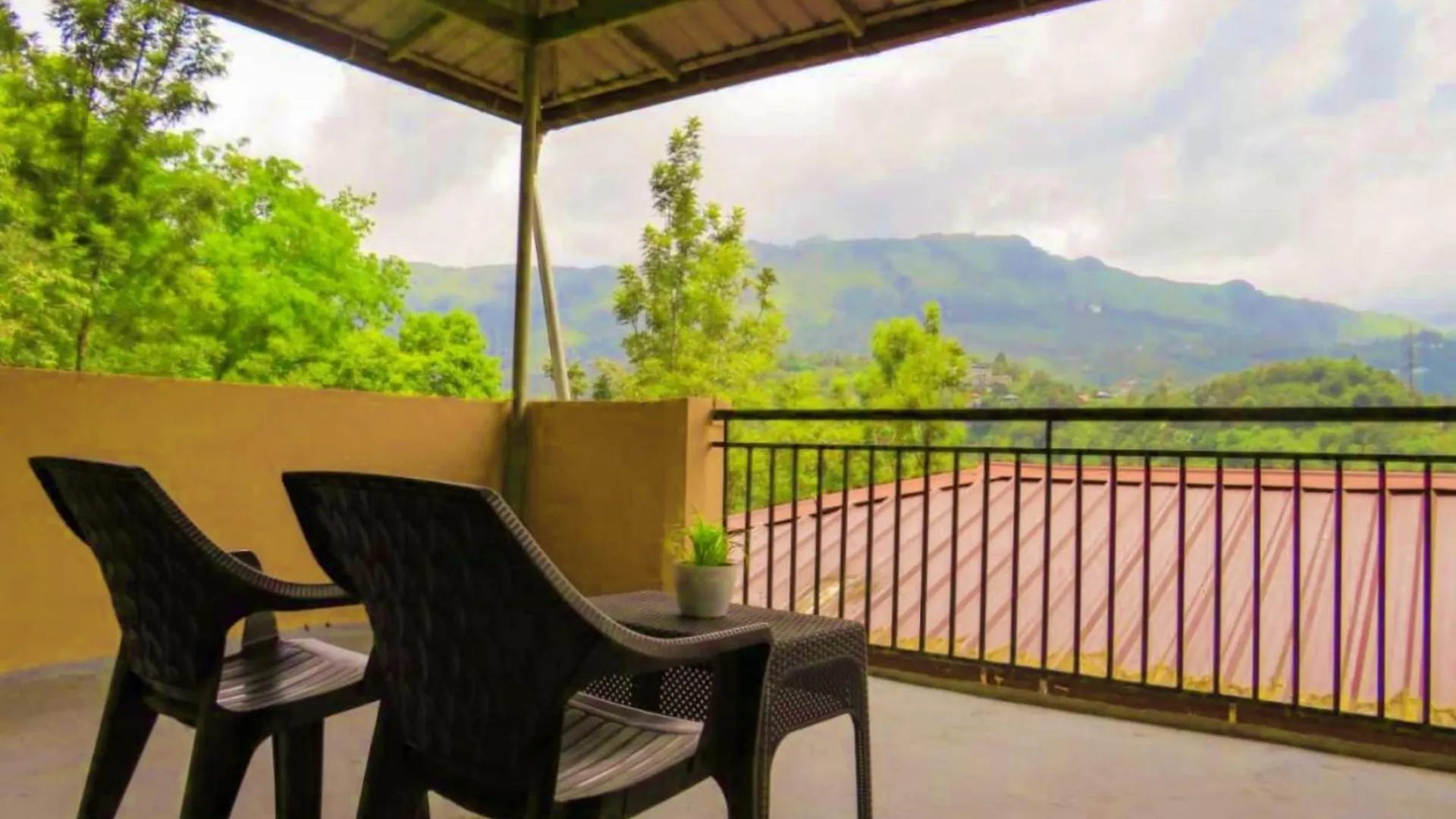 Hotel The View Munnar Anachal