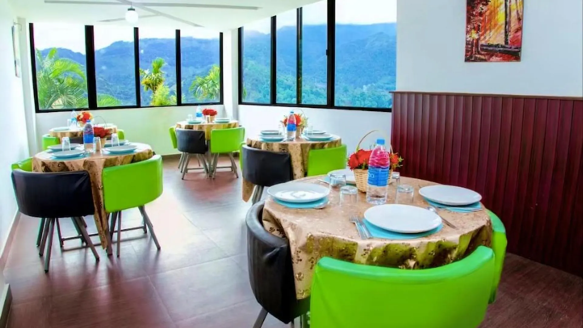 Hotel The View Munnar Anachal